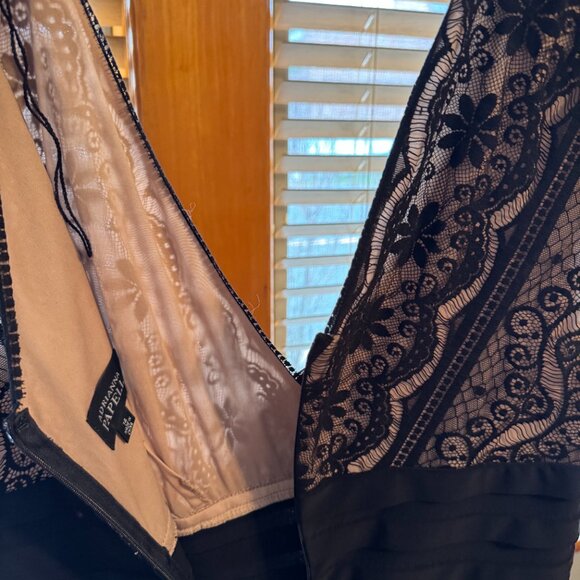 Adrianna Papell Black Lace Cocktail Dress – Size 14, Worn once, Stunner! - Picture 8 of 8